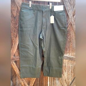 St. John's BAY Nwt Ladies Mid-Rise Capris